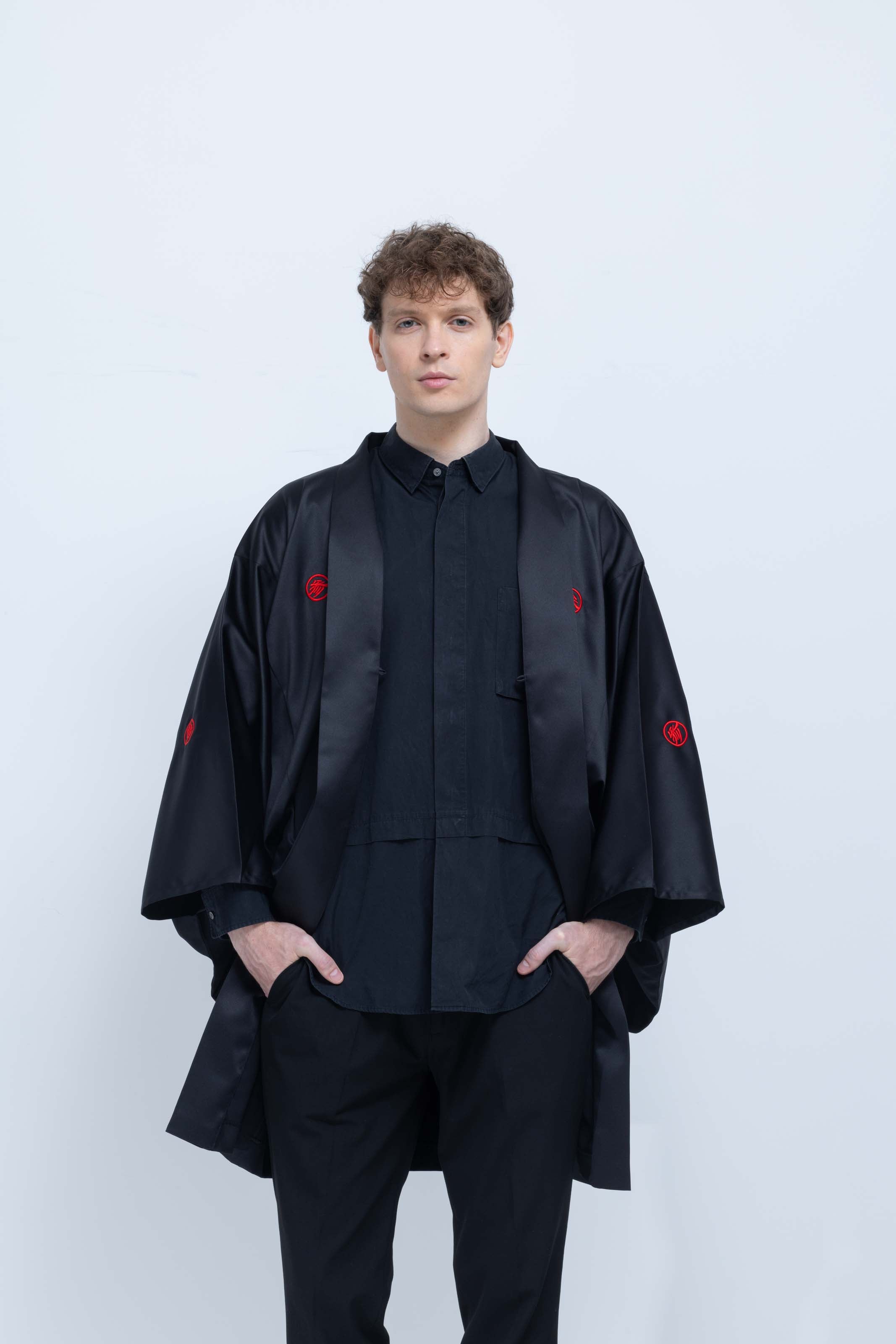KUROMONTSUKI HAORI – Three-Dimensional Crest Embroidery, TOKYO