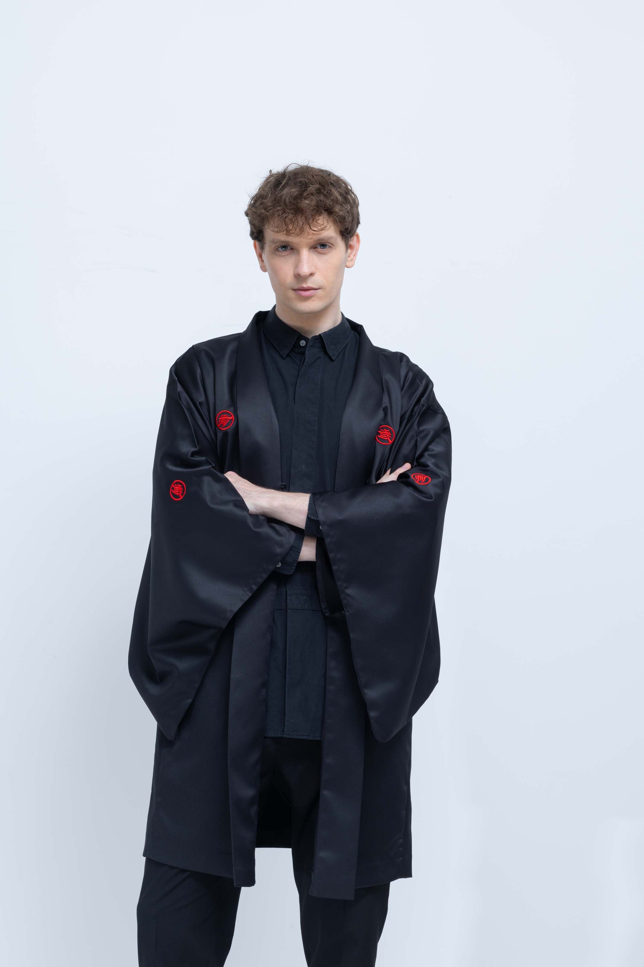 KUROMONTSUKI HAORI – Three-Dimensional Crest Embroidery, TOKYO