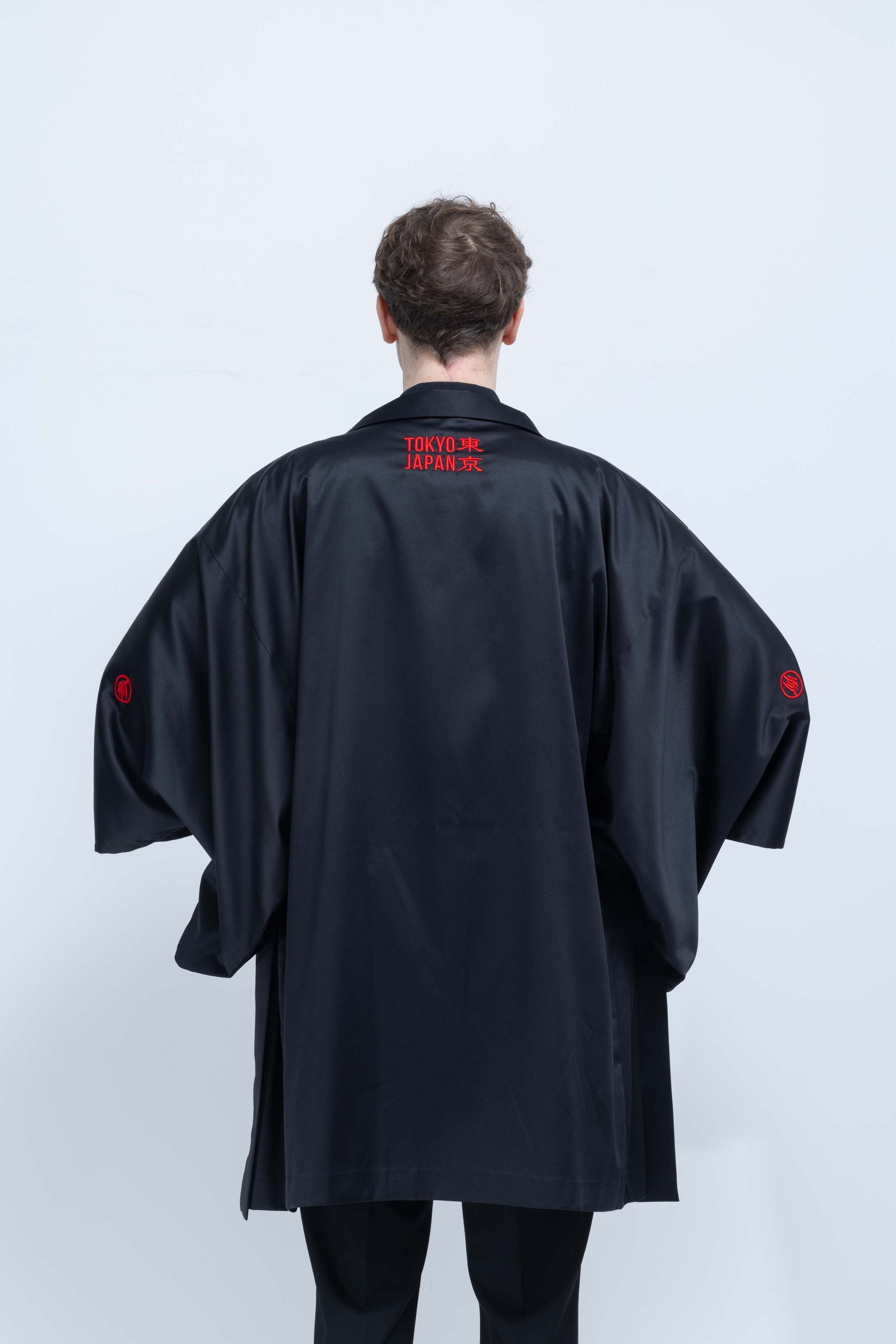 KUROMONTSUKI HAORI – Three-Dimensional Crest Embroidery, TOKYO