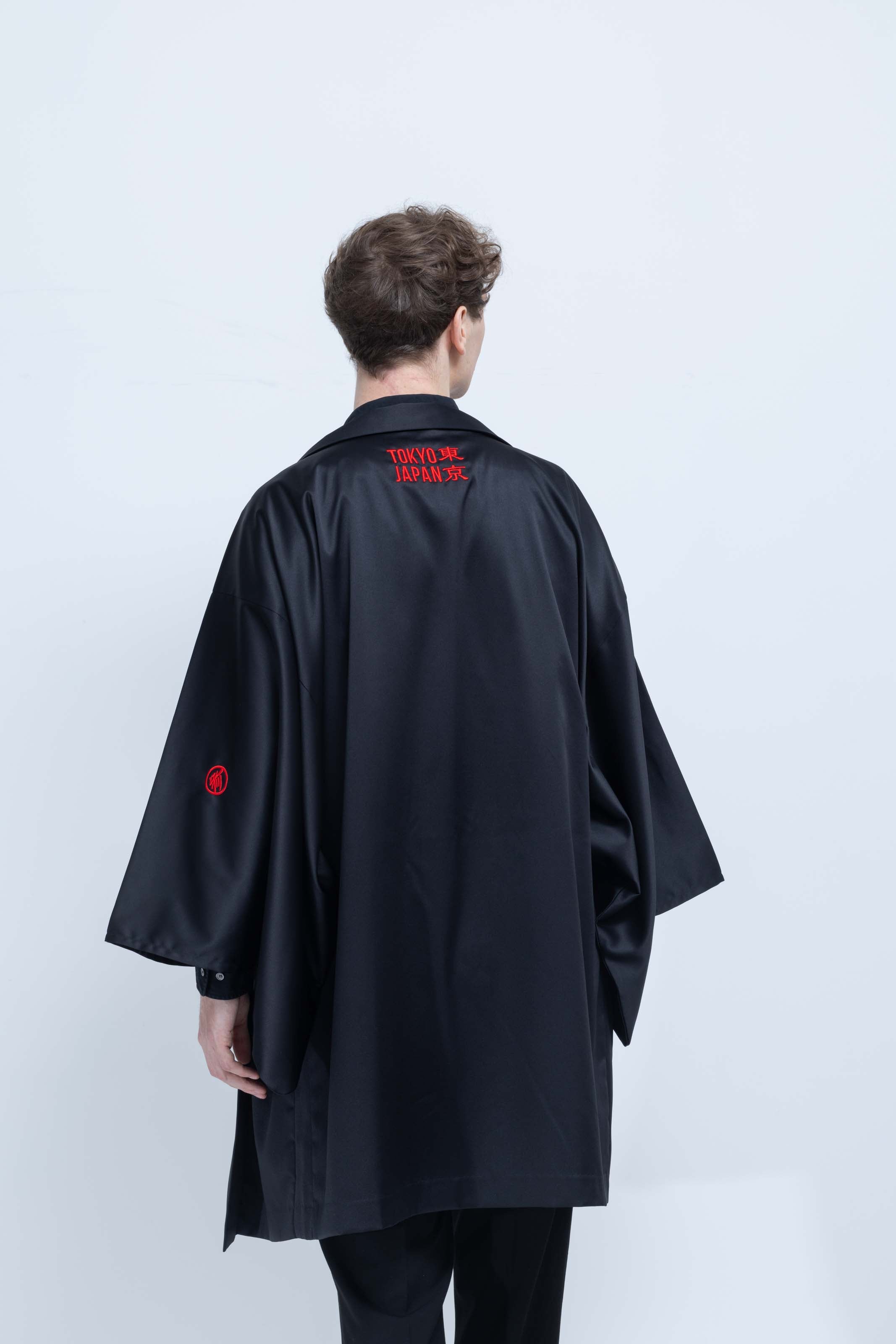 KUROMONTSUKI HAORI – Three-Dimensional Crest Embroidery, TOKYO