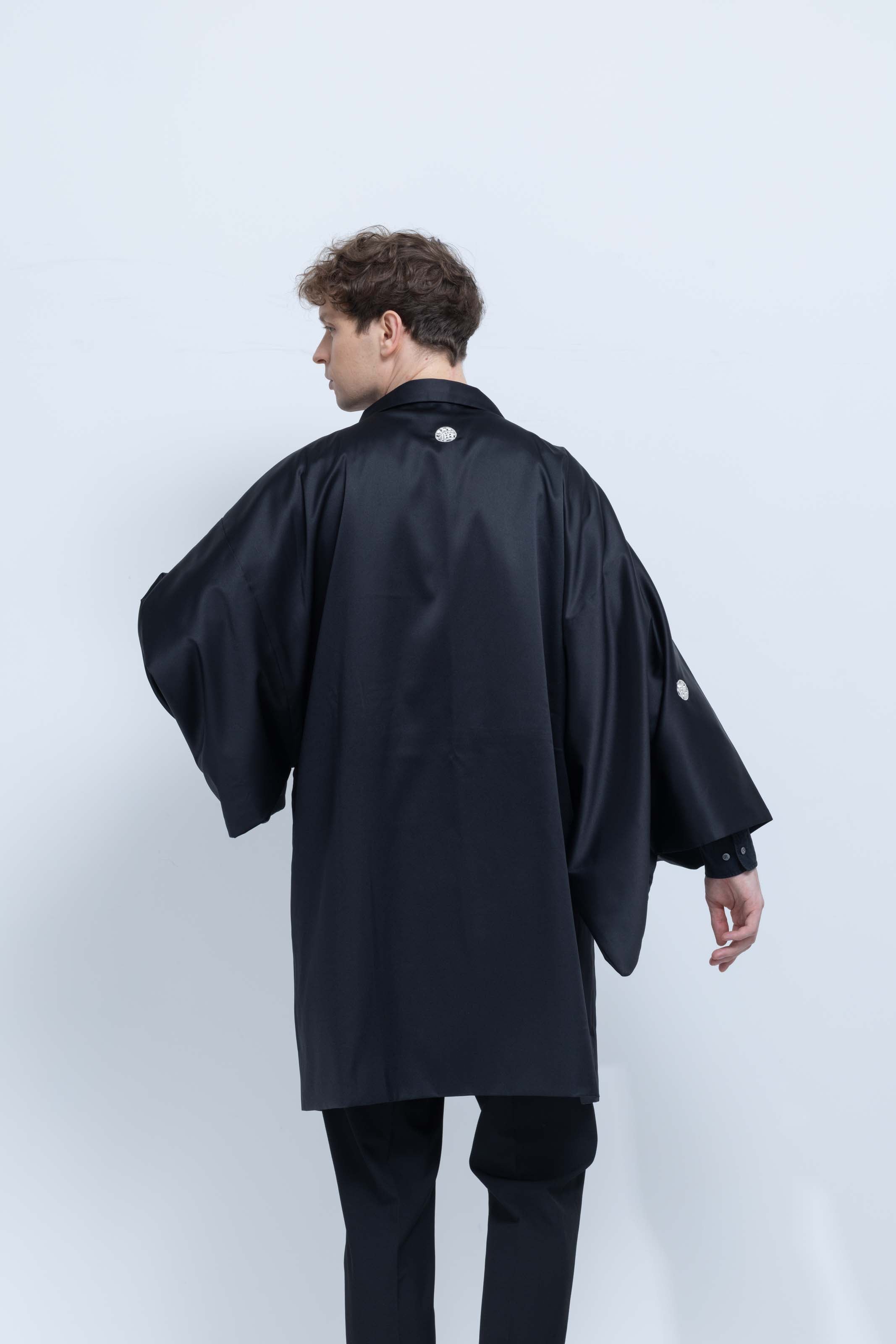 KUROMONTSUKI HAORI - Neko, Odoru