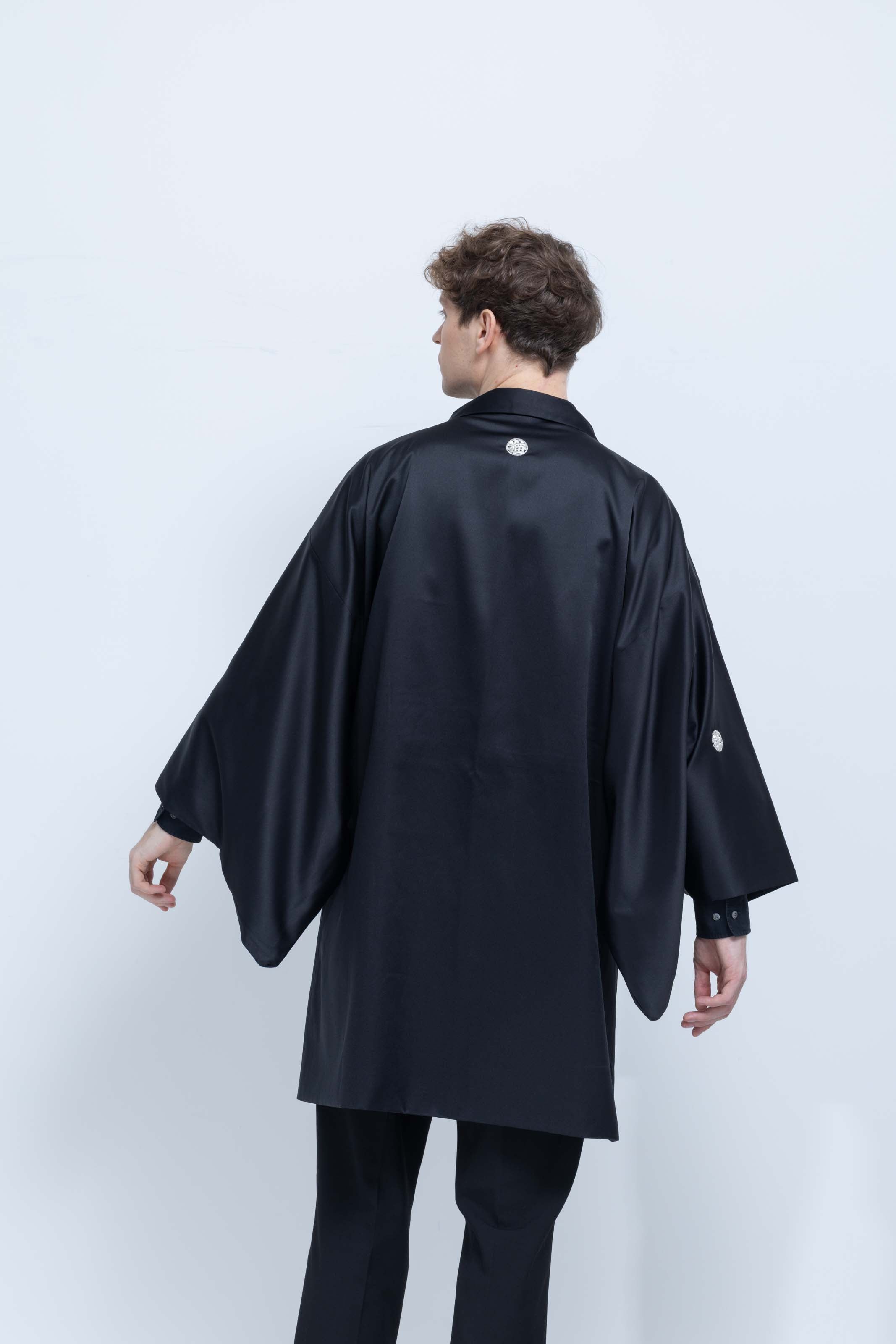 KUROMONTSUKI HAORI - Neko, Odoru