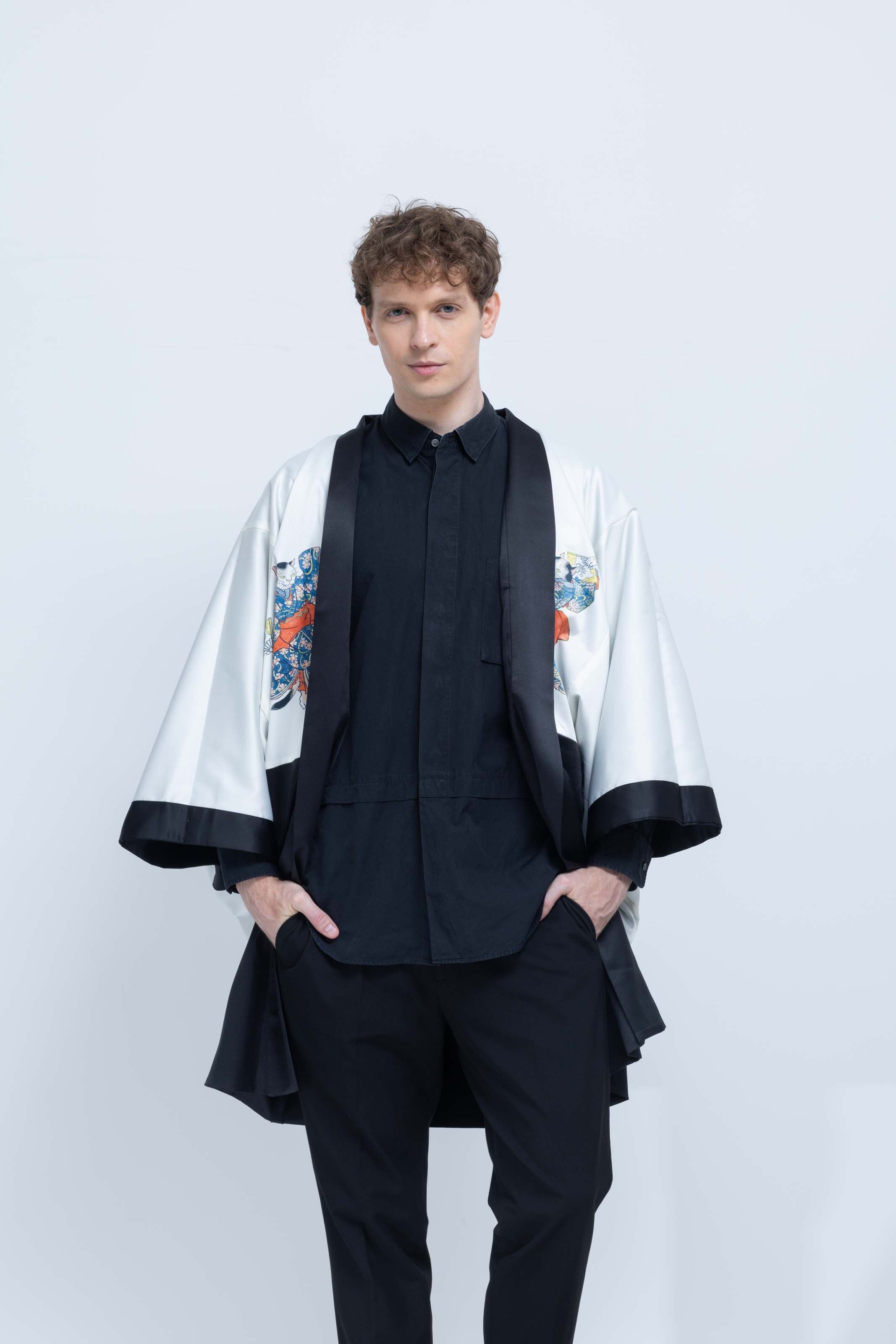 KUROMONTSUKI HAORI - Neko, Odoru