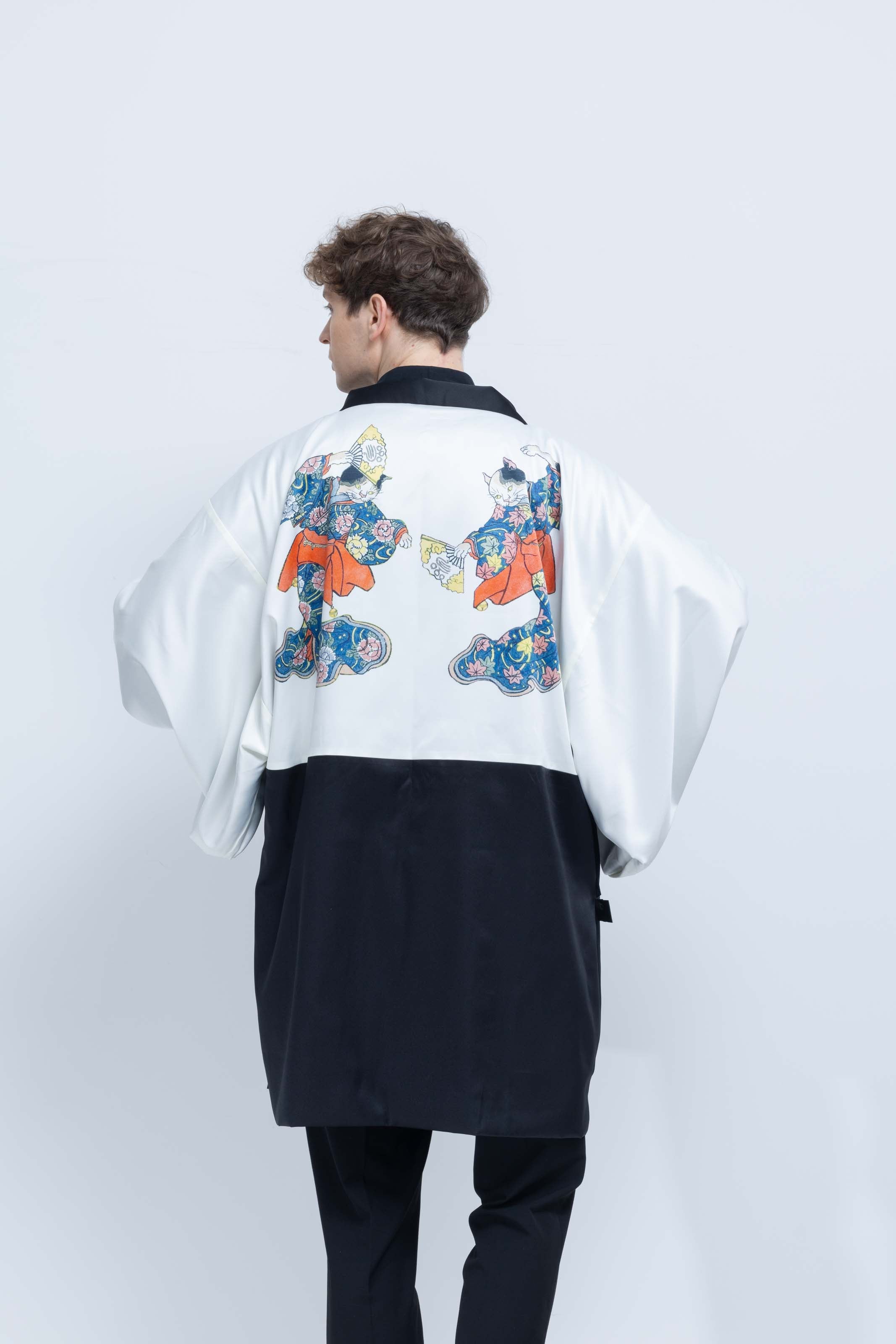 KUROMONTSUKI HAORI - Neko, Odoru