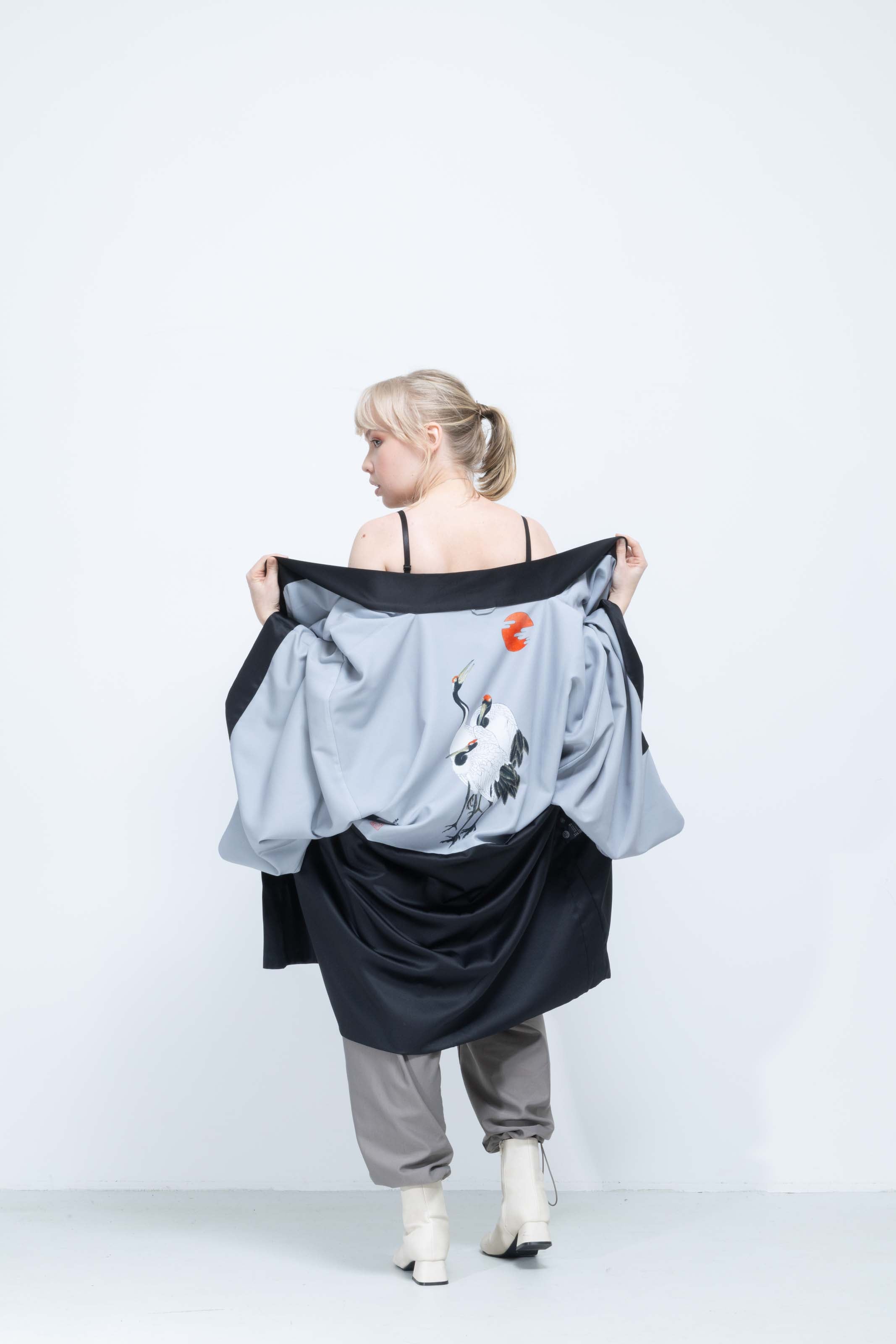 KUROMONTSUKI HAORI - Tsuru, Tsuki