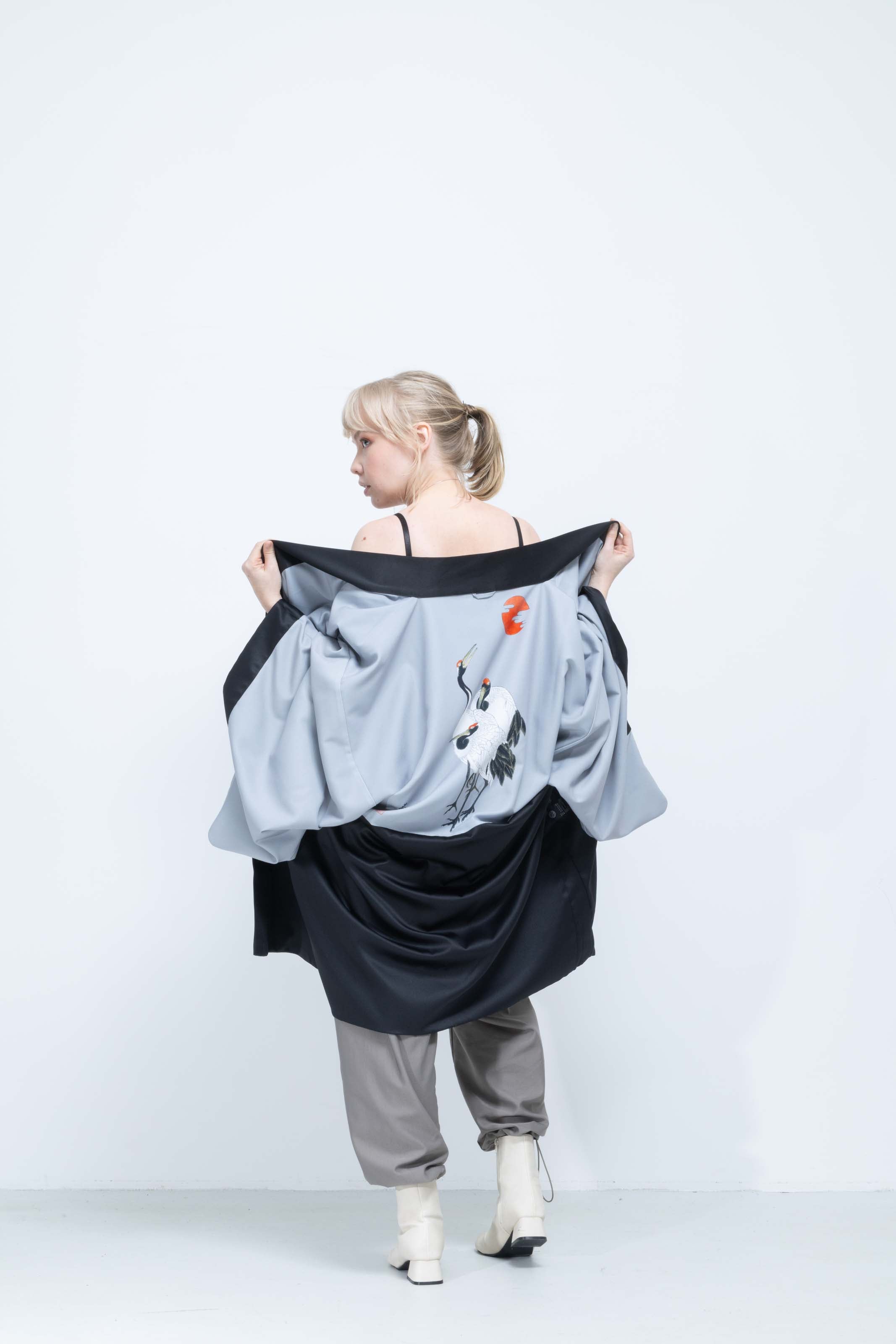 KUROMONTSUKI HAORI - Tsuru, Tsuki