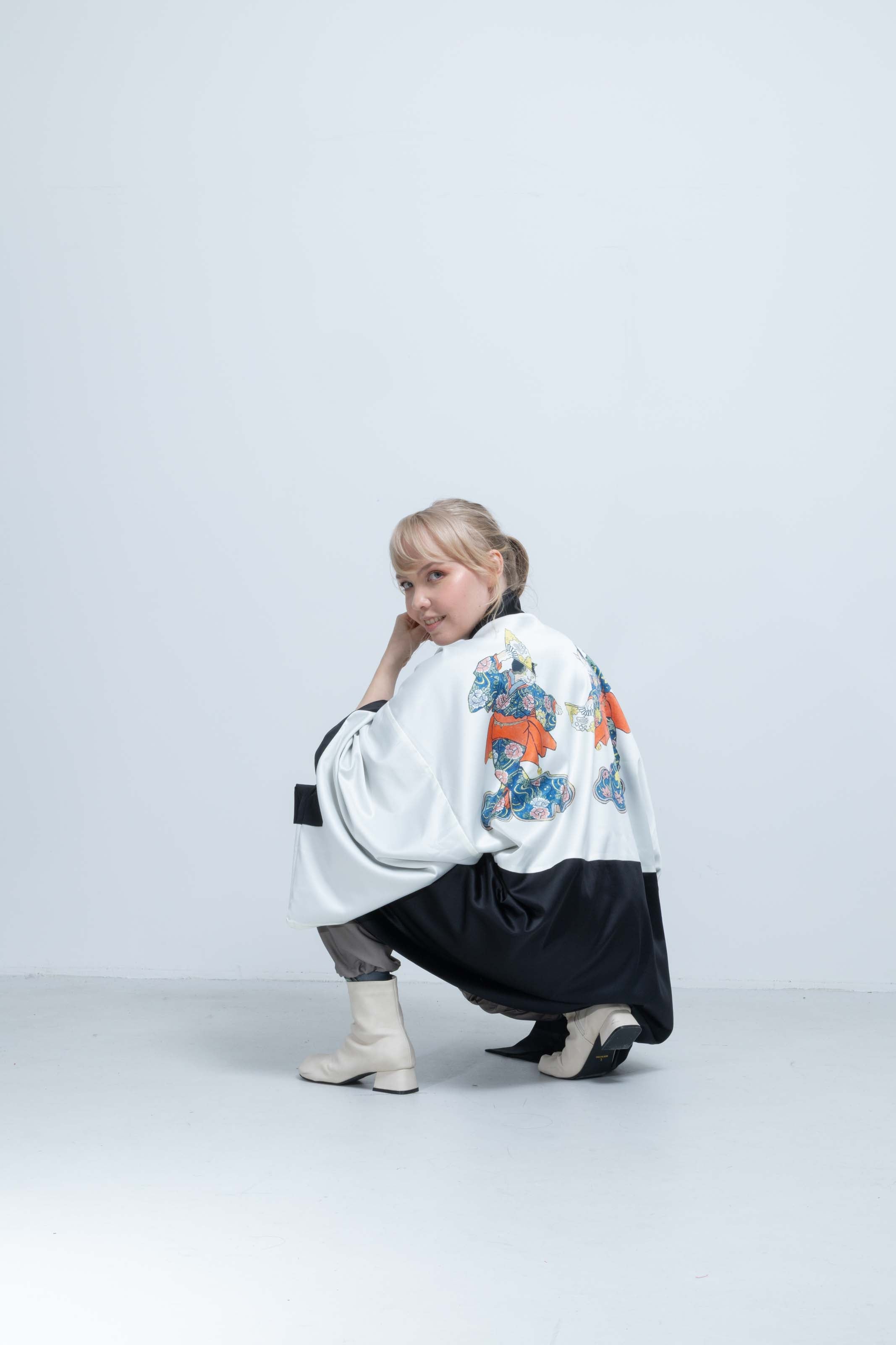 KUROMONTSUKI HAORI - Neko, Odoru