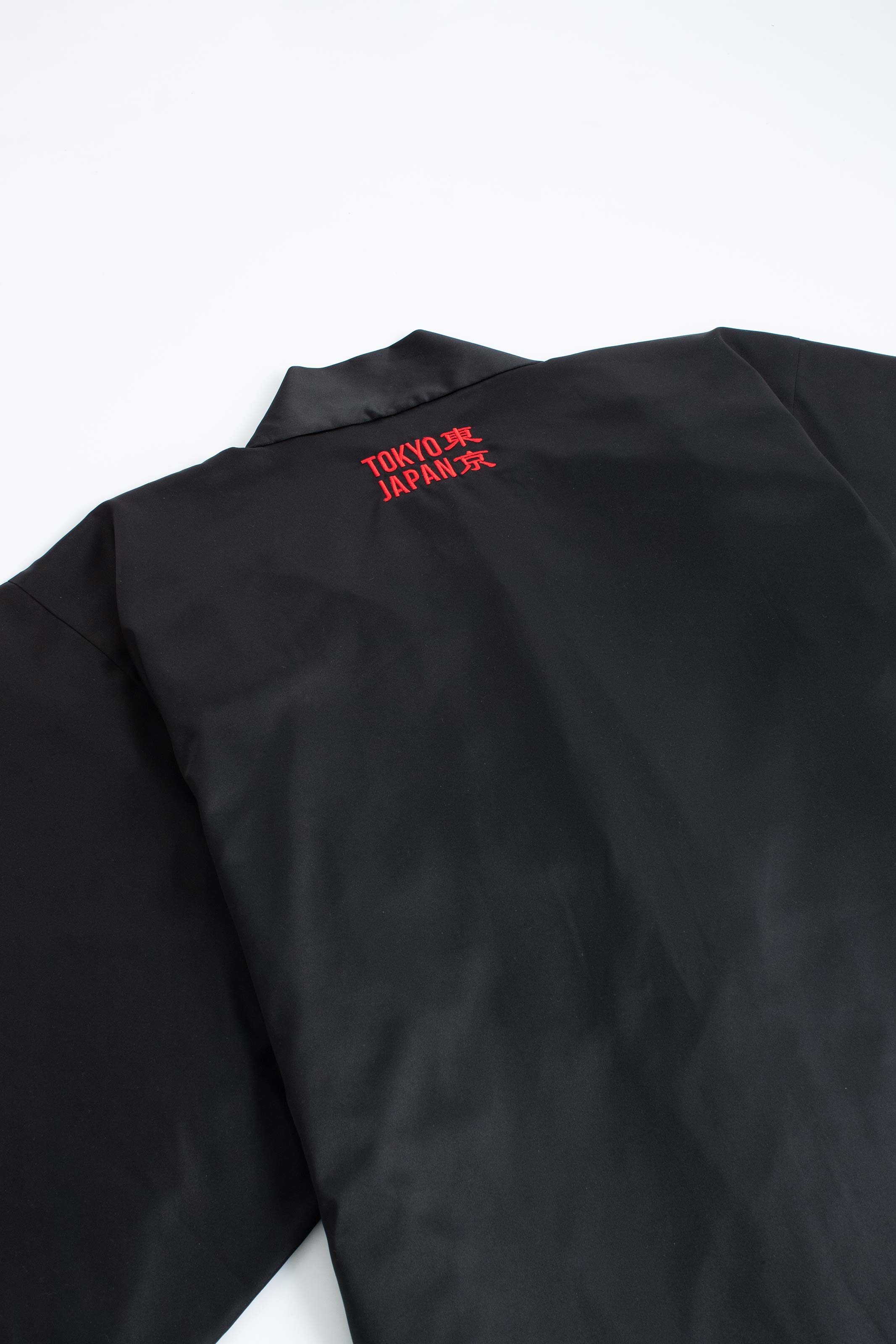 KUROMONTSUKI HAORI  – Three-Dimensional Crest Embroidery, TOKYO