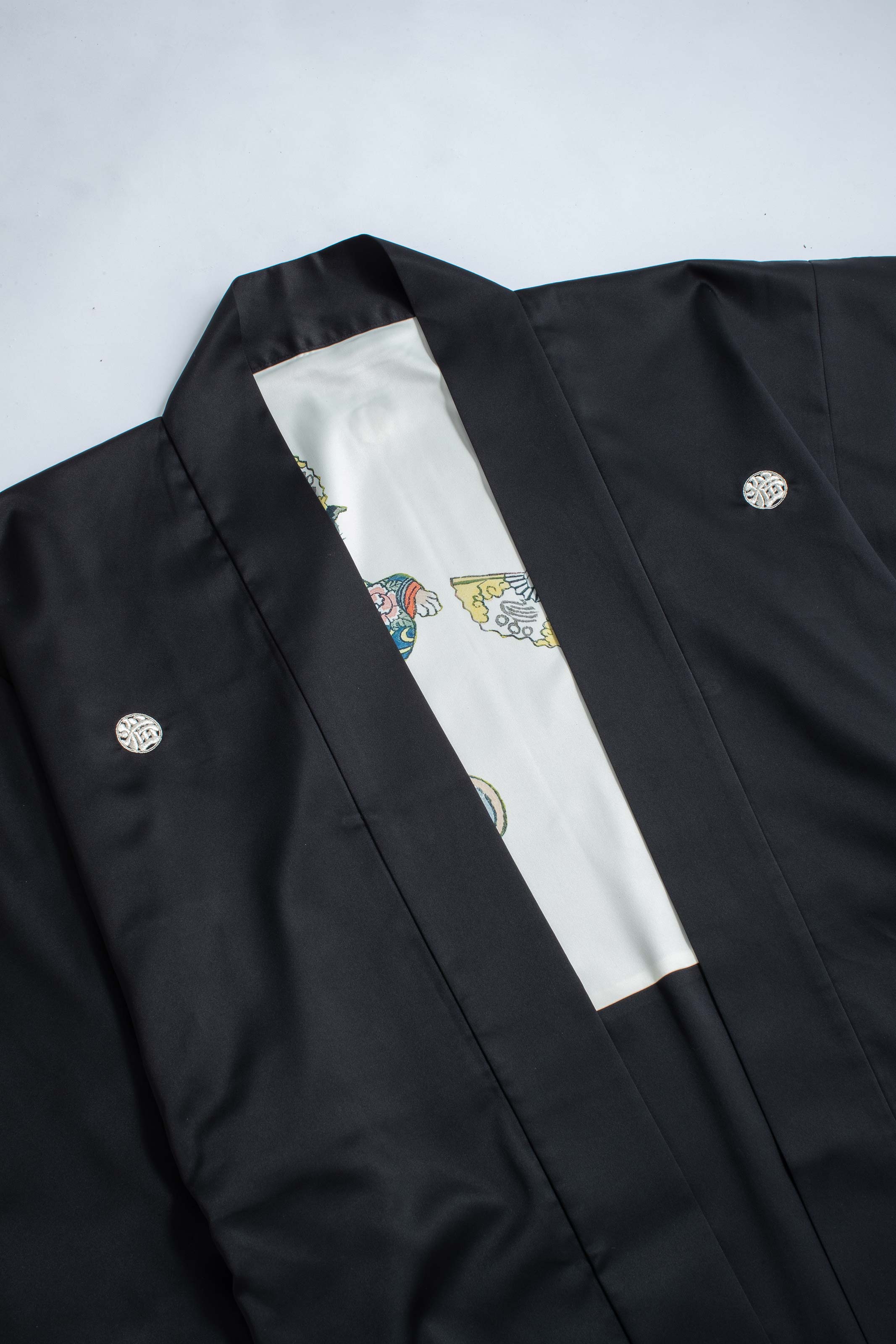 KUROMONTSUKI HAORI - Neko, Odoru