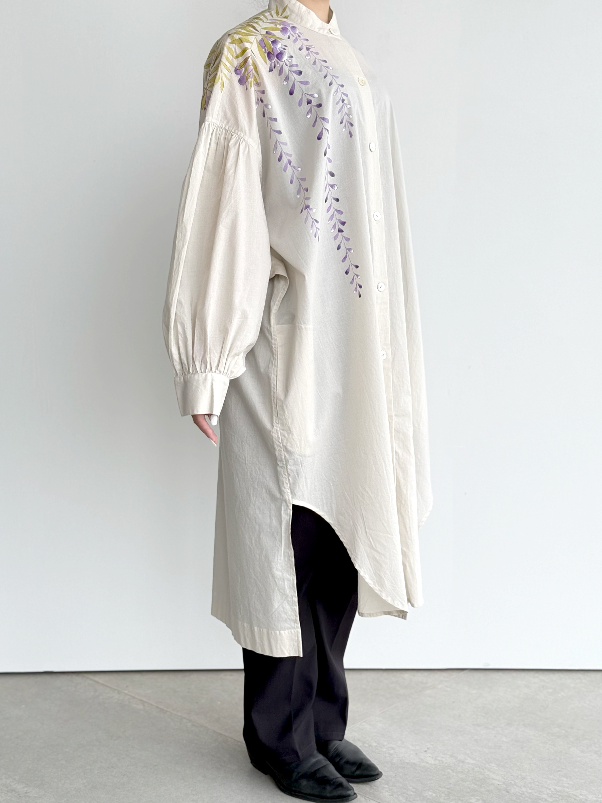 [SANKI ZAKKA SELECT] Volume sleeve blouse - Beige - Wisteria