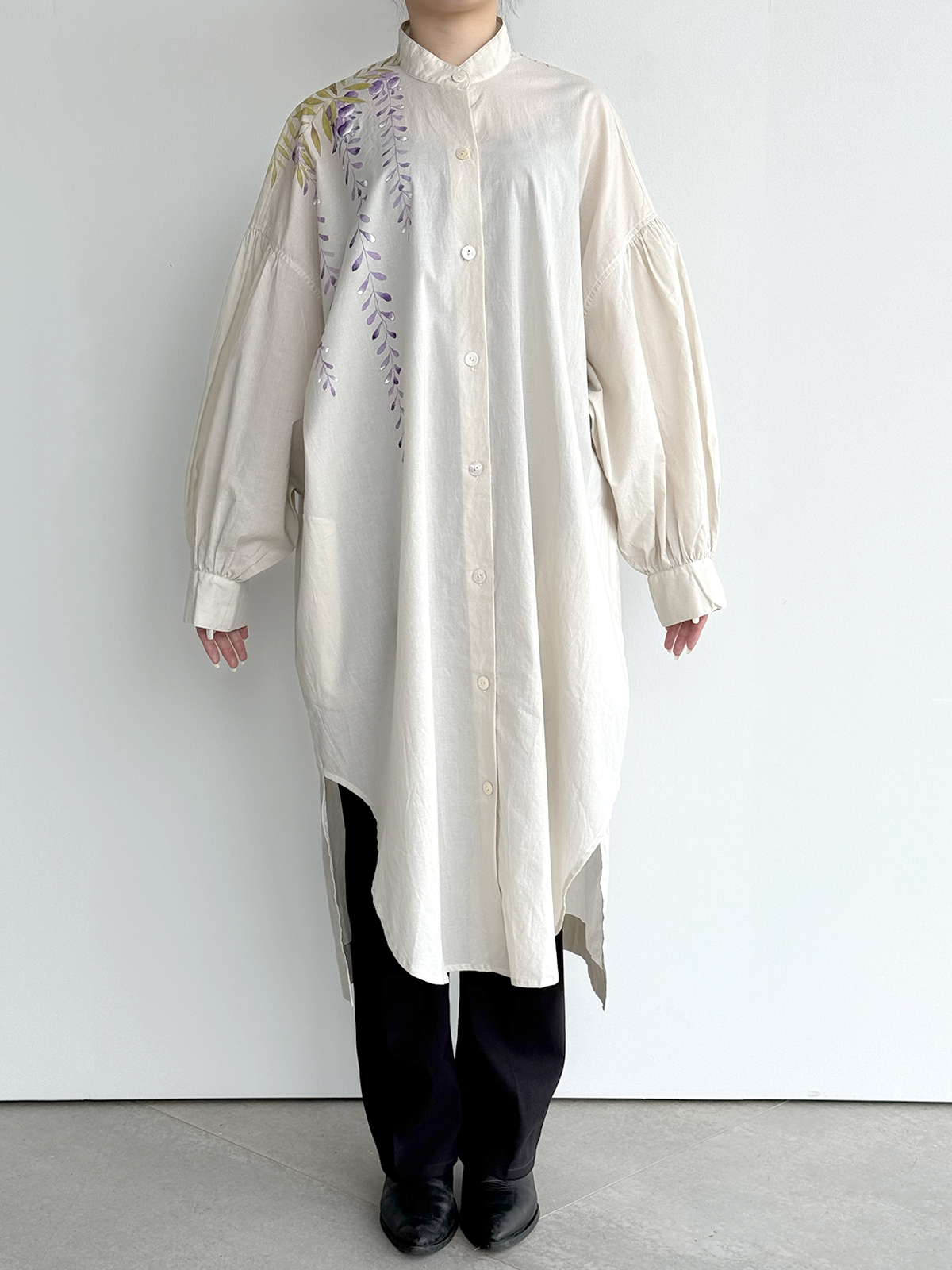 [SANKI ZAKKA SELECT] Volume sleeve blouse - Beige - Wisteria