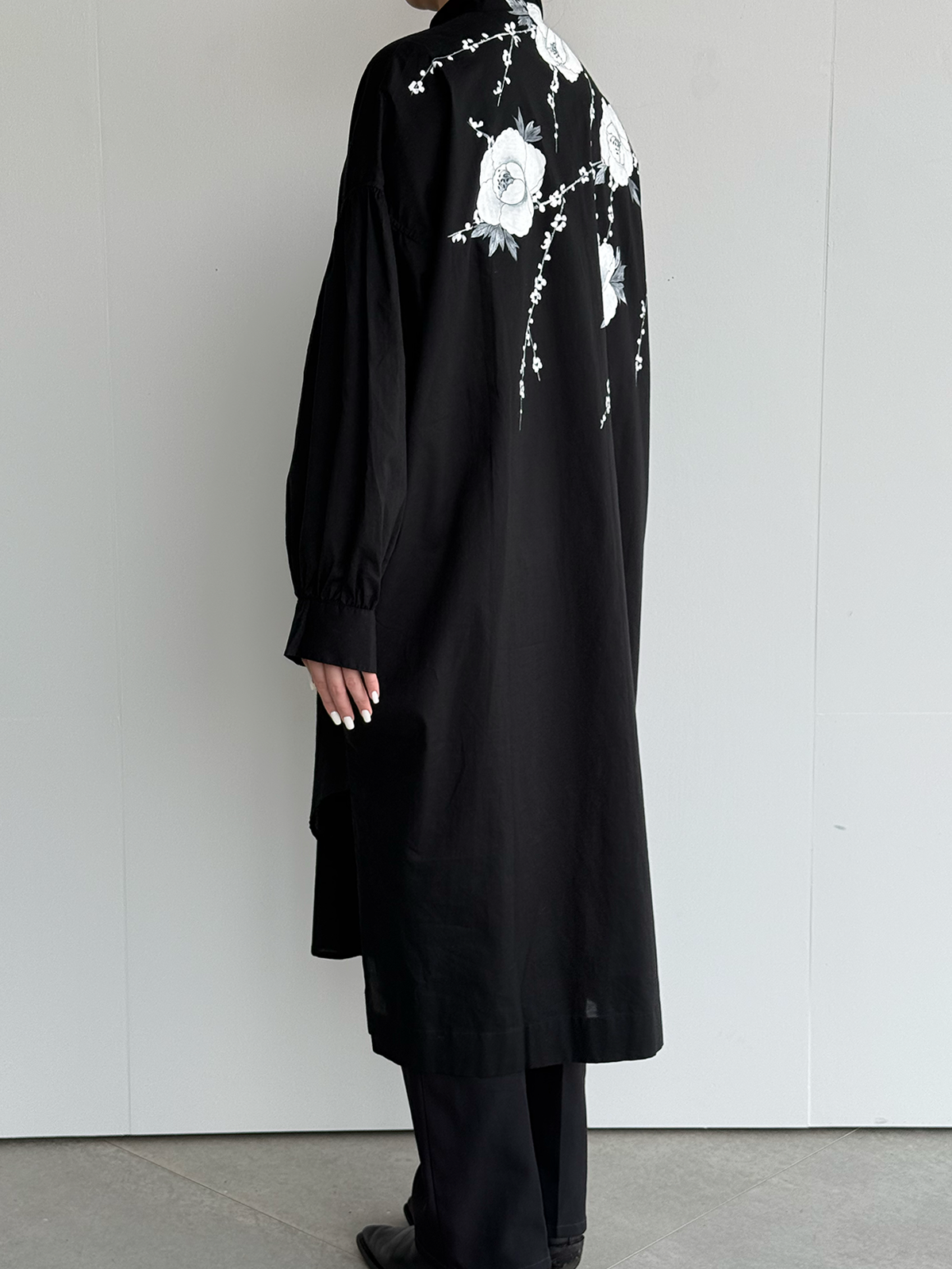 [SANKI ZAKKA SELECT] Volume sleeve blouse - Black - Peony and Plum