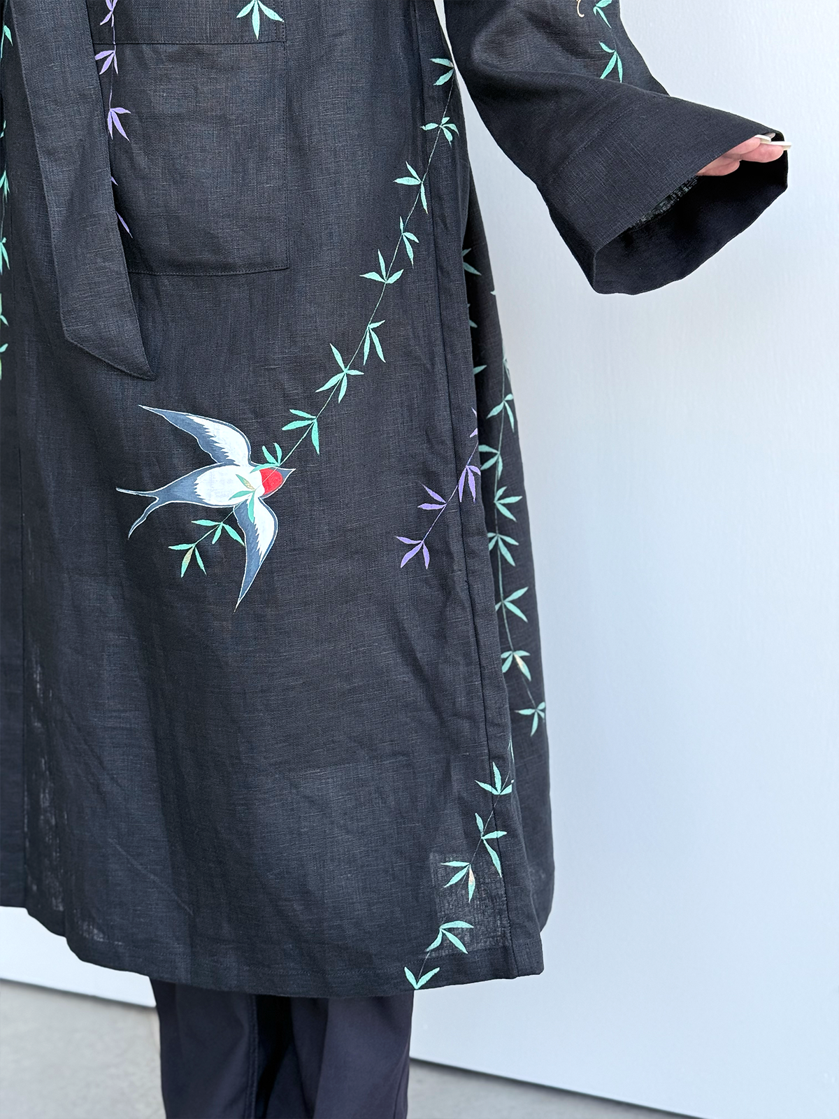 [SANKI ZAKKA SELECT] Gown Jacket - Black - Willow and Swallow