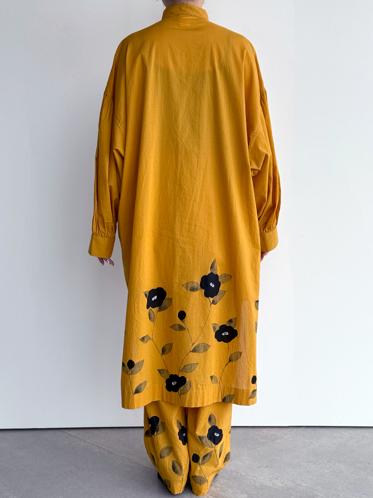 [SANKI ZAKKA SELECT] Volume sleeve blouse - Mustard - Camellia japonica
