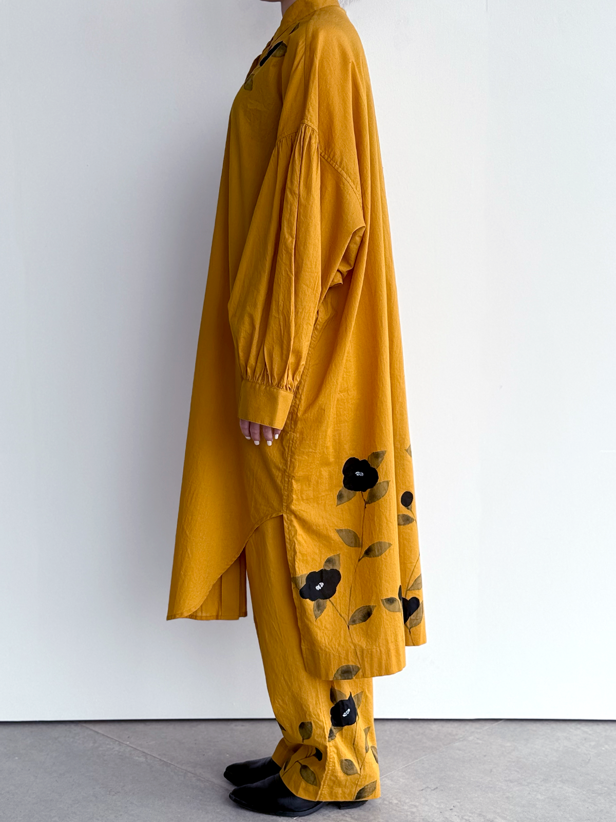 [SANKI ZAKKA SELECT] Volume sleeve blouse - Mustard - Camellia japonica