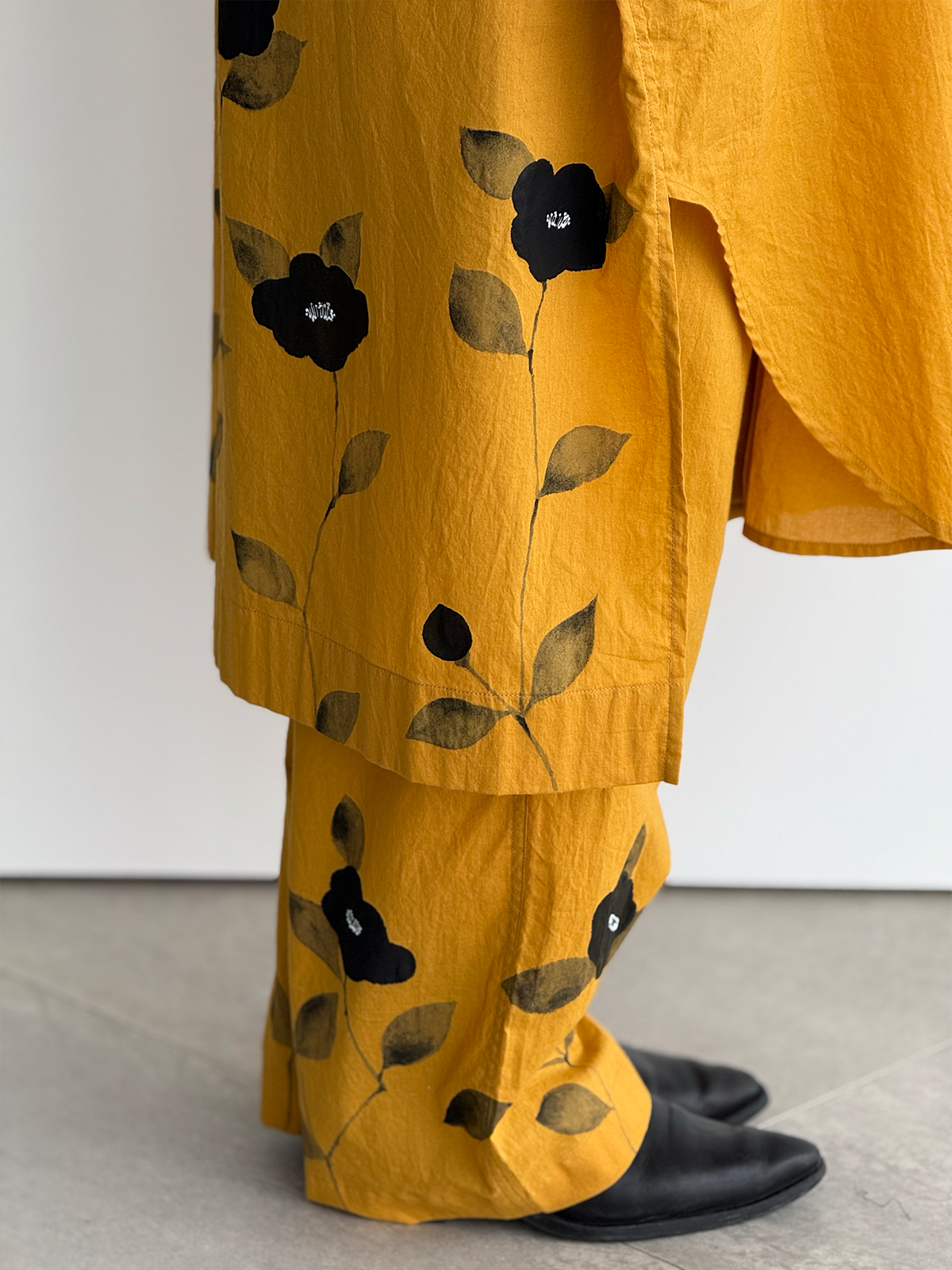 [SANKI ZAKKA SELECT] Volume sleeve blouse - Mustard - Camellia japonica