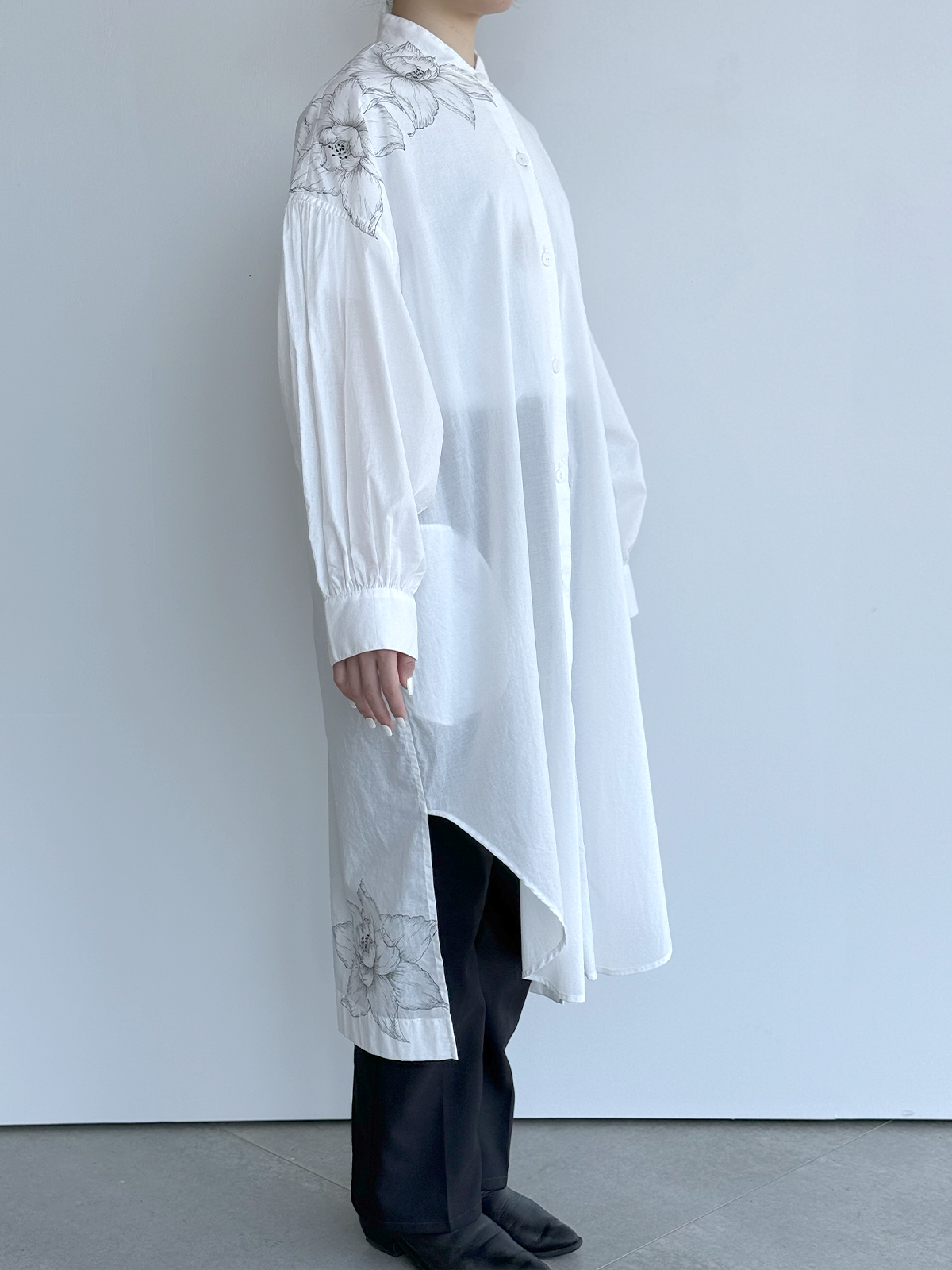 [SANKI ZAKKA SELECT] Volume sleeve blouse - White - Peony