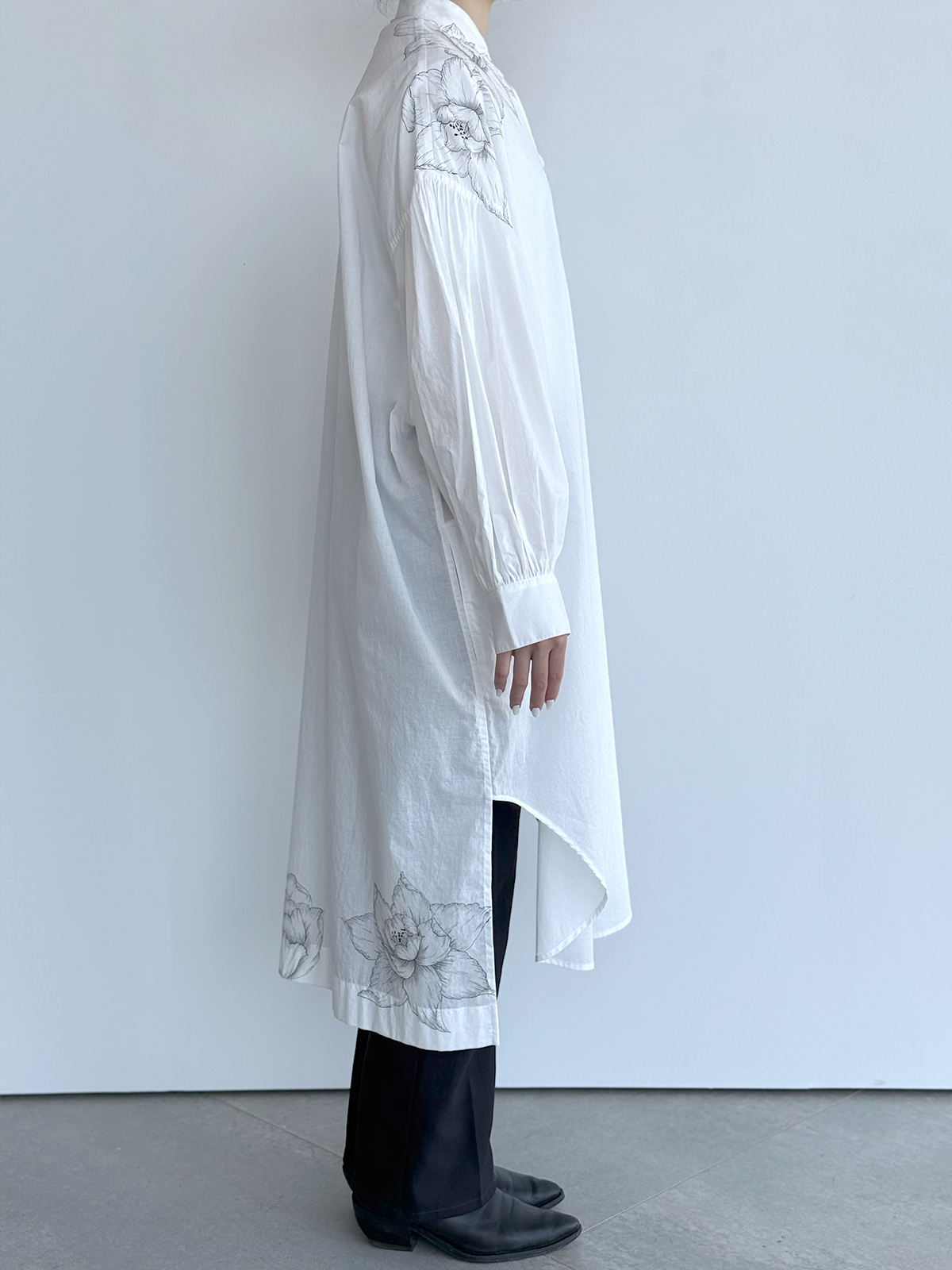 [SANKI ZAKKA SELECT] Volume sleeve blouse - White - Peony
