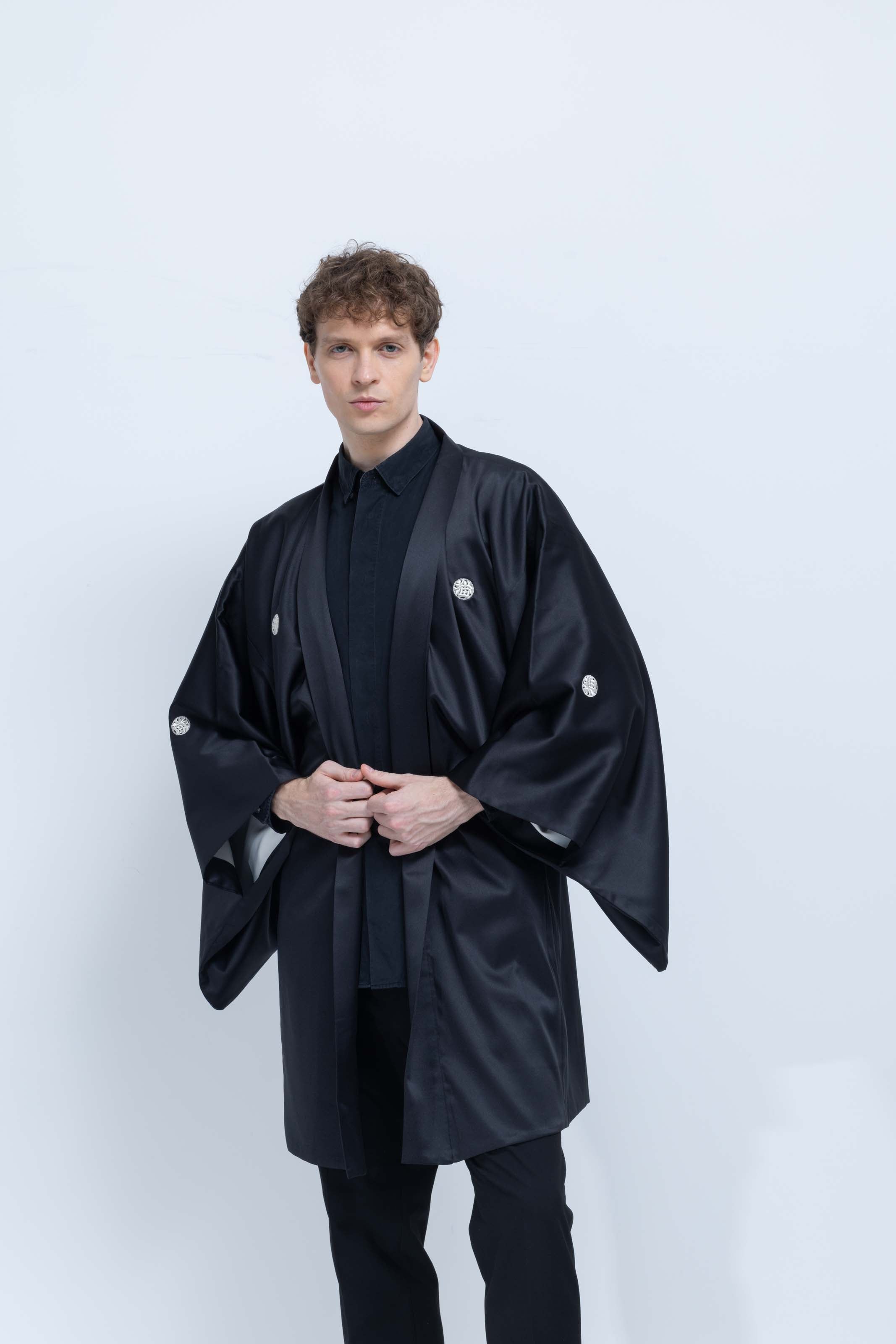 KUROMONTSUKI HAORI - Neko, Odoru