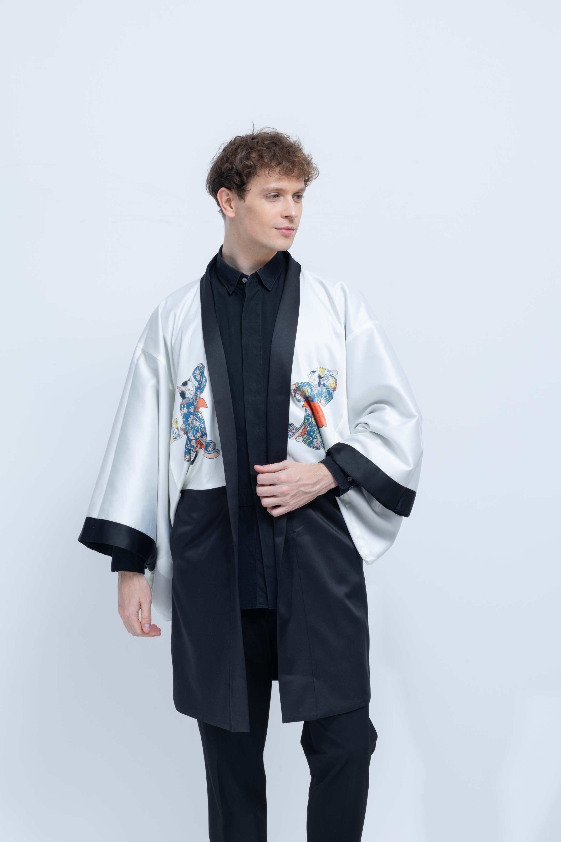 KUROMONTSUKI HAORI - Neko, Odoru