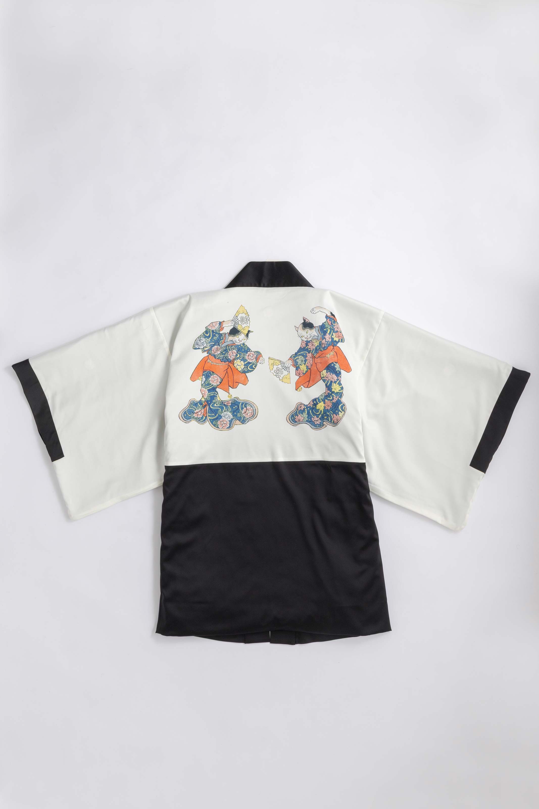 KUROMONTSUKI HAORI - Neko, Odoru